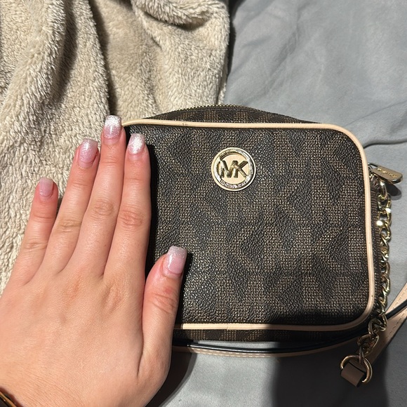 MICHAEL KORS SIGNATURE MINI CROSSBODY BAG - Picture 4 of 5